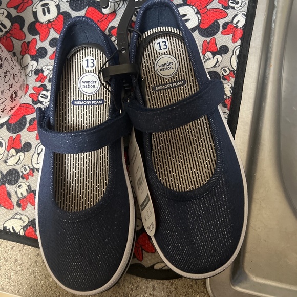 Kids shoes - Picture 1 of 2